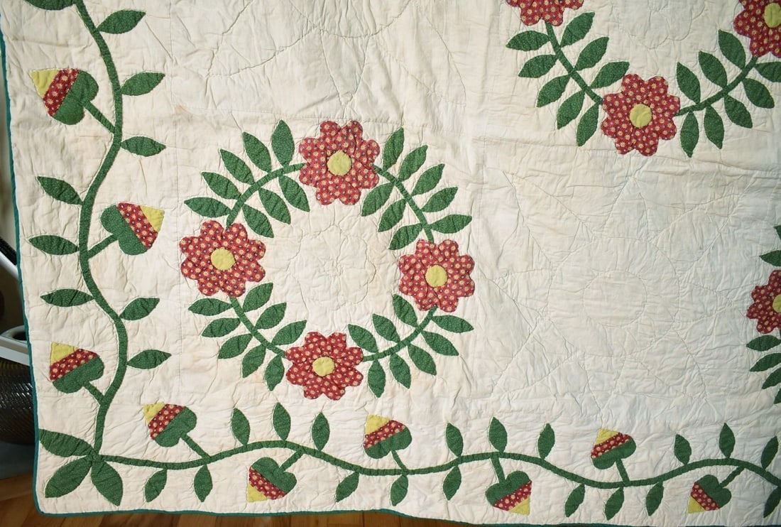 Vintage President's Wreath Applique Quilt - 9