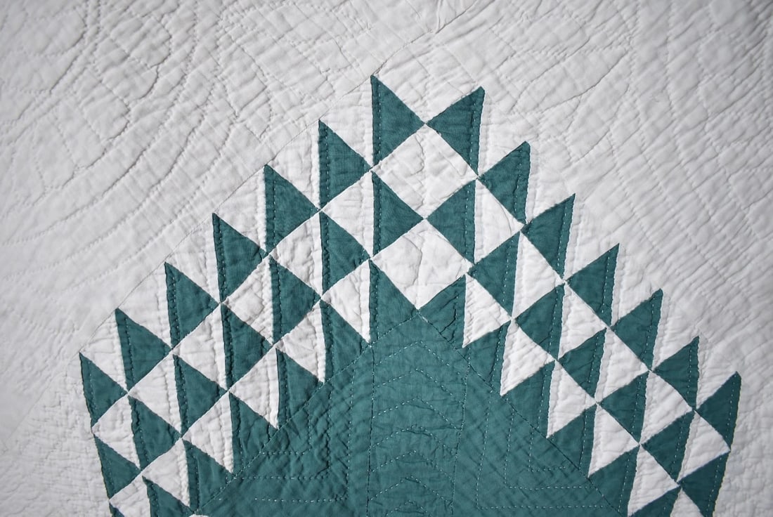 30's Green & White Tree of Life Quilt - 7