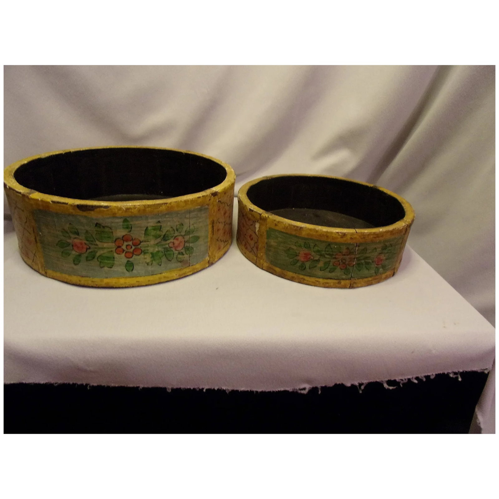 Vintage Pair of Folk Art Handmade Wood and Plaster Made Bowls - 4