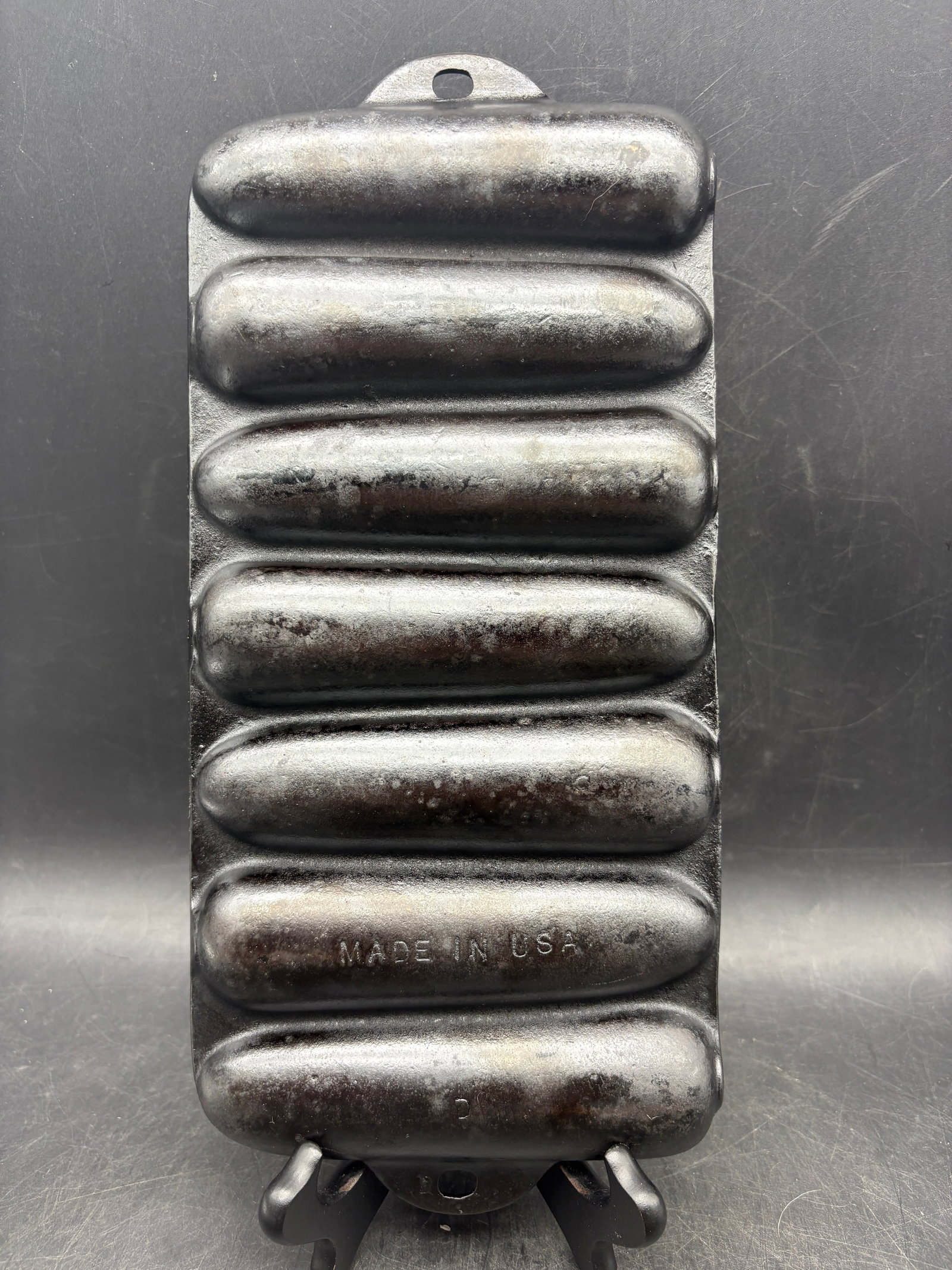 Vintage Cast Iron Corn Stick Pan 7 Ear Mold Made in USA Marked D Cornbread Pan Seasoned - 2