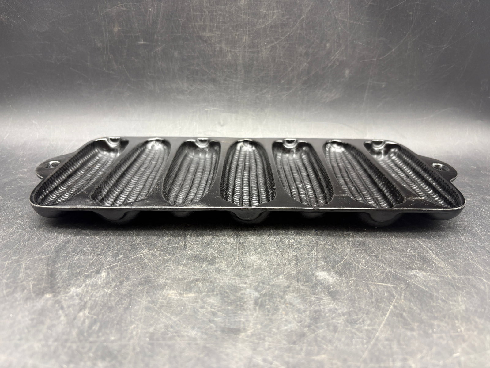 Vintage Cast Iron Corn Stick Pan 7 Ear Mold Made in USA Marked D Cornbread Pan Seasoned - 6