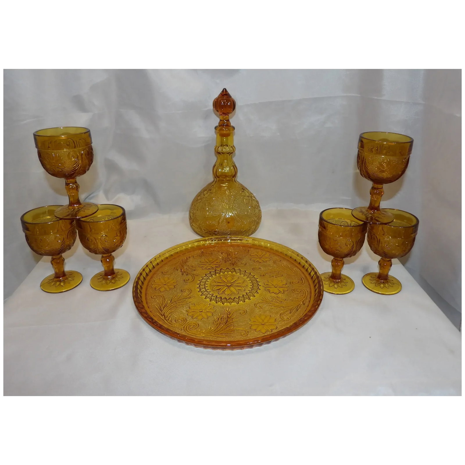 Tiara Sandwich Amber Decanter with Tray and Glasses - 3