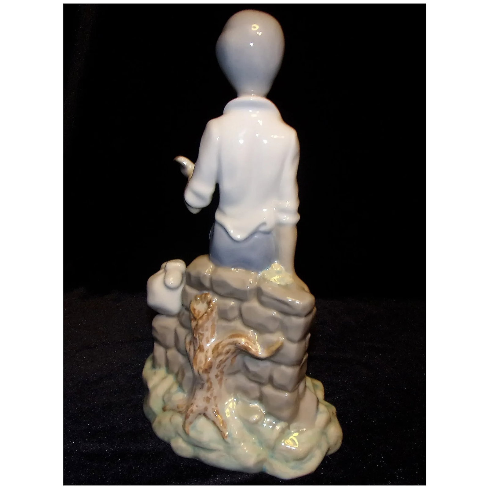 Vintage Tengra Spanish Porcelain Figurine of Young Girl Reading Book - 4