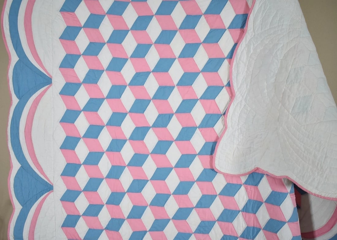 Graphic 40's Tumbling Blocks Quilt - 6