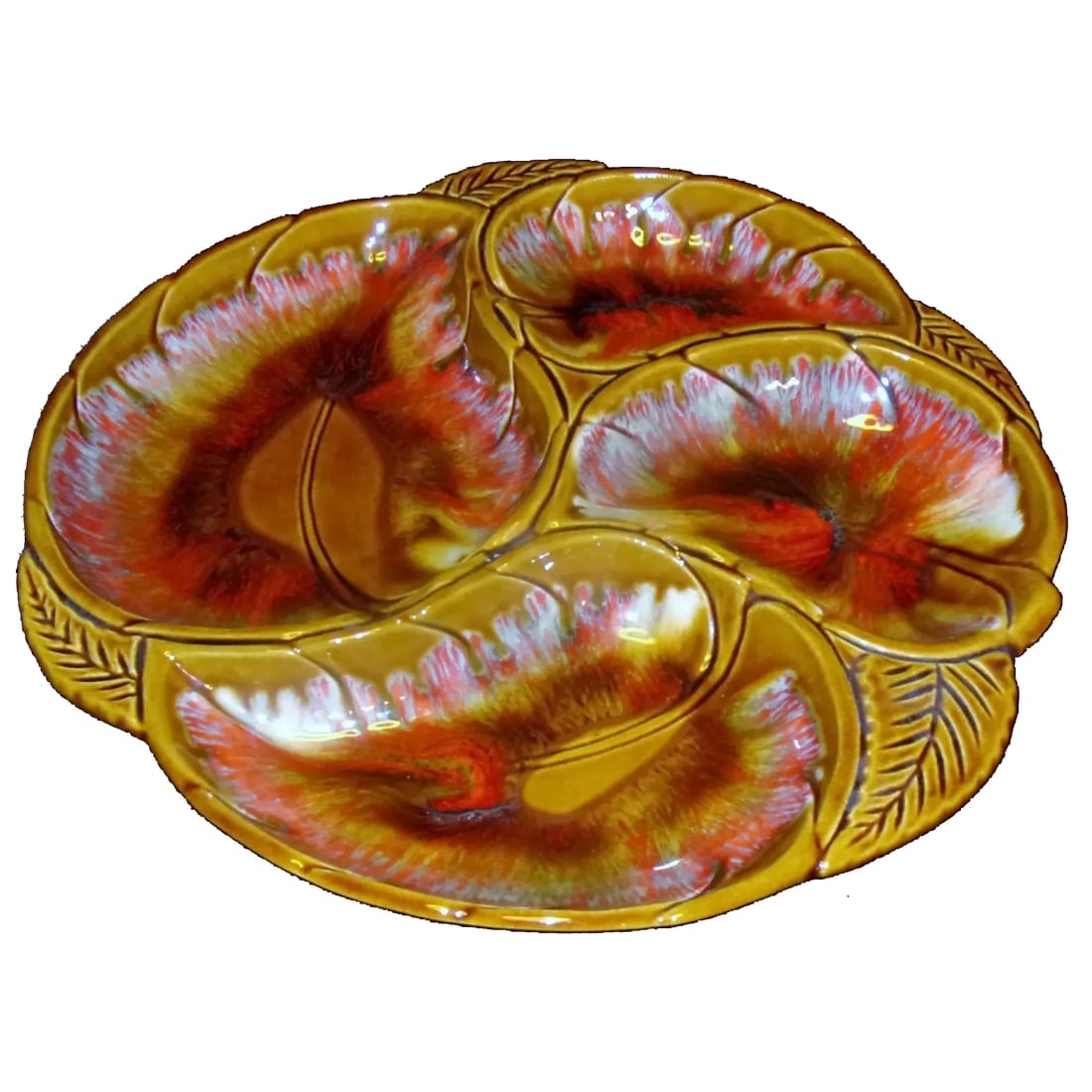Vintage MCM Maurice of California Lava Fire Flame Round Leaf 14 inch Serving Dish: Vintage 1960s Maurice of California Flame Red Brown Leaf LARGE 14 inch Serving Platter Relish Dish / California Pottery. Very nice condition. No chips or cracks. This is 14 inches round. This Vintage