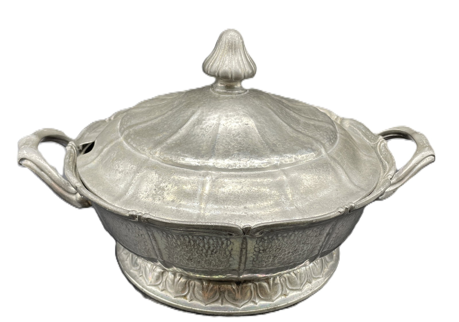 Antique circa 1900 Art Nouveau KAYSERZINN Pewter Tureen: Date/Period: circa 1900 Dimension: approx 11" x 8 x 6 Material: pewter Additional Information: Art Nouveau KAYSERZINN Pewter Lidded soup tureen Marked 4968 Shipping: Domestic: Flat-rate of 15 to