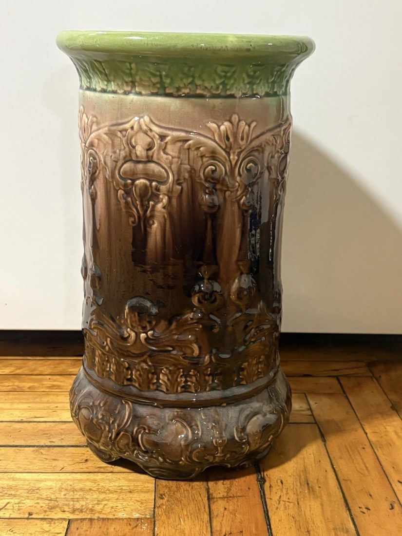 Majolica Jardiniere Base Plant Stand: It measures 16 5/8” x 9 7/8” and dates around the late 1800’s. It has minor damage as shown in the photos Shipping: Domestic: Flat-rate of 35 to anywhere within the contiguous U.S.