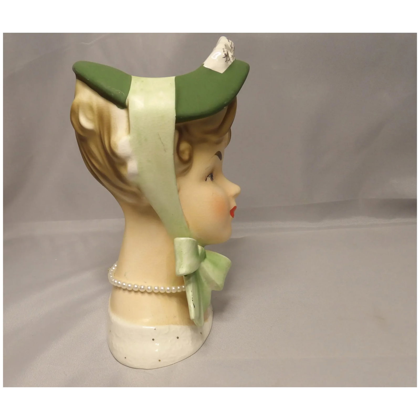 Brinns TV 726 7 1/4" Lady Head Vase Green Hat and Bow- "Pearl Necklace" - 3