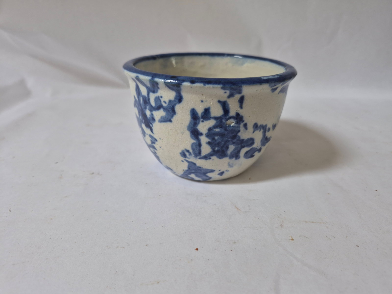 Blue & white spongeware custard cup, antique - 2