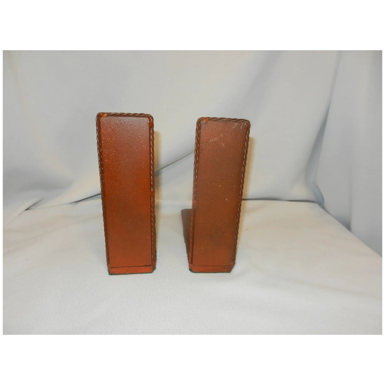 Iron Star-In-Circle Bookends With Braided Metal "Rope" Trim Detail - 3