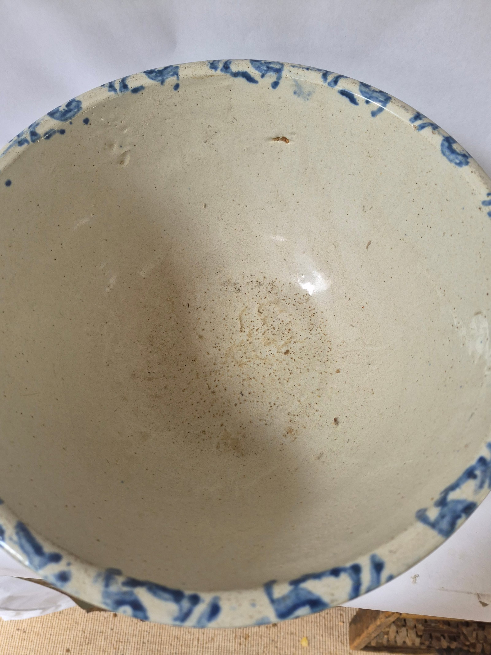 Blue & White sponge bowl antique - 3