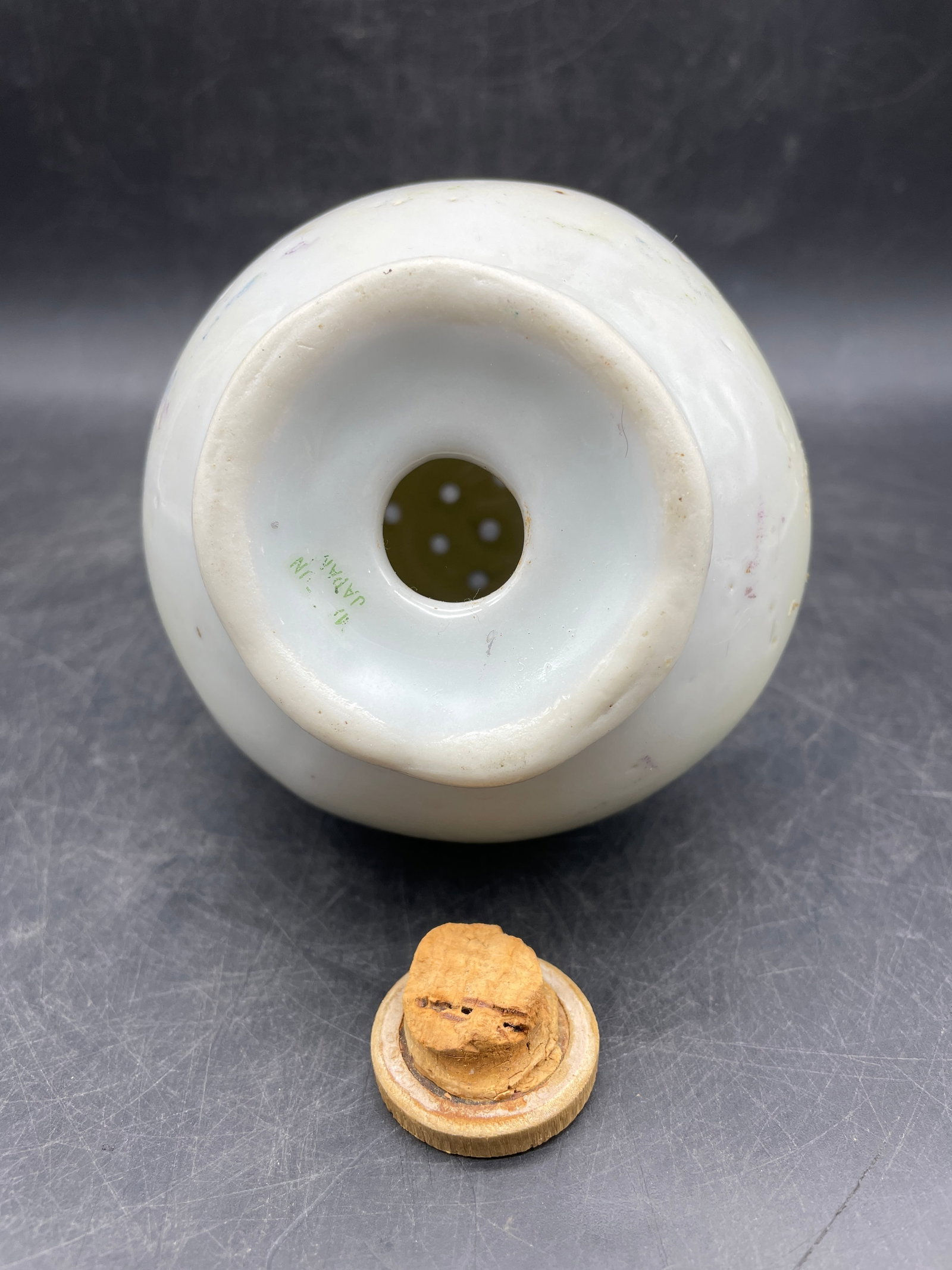 Vintage Japan Muffineer Shaker, Salt Shaker - 8