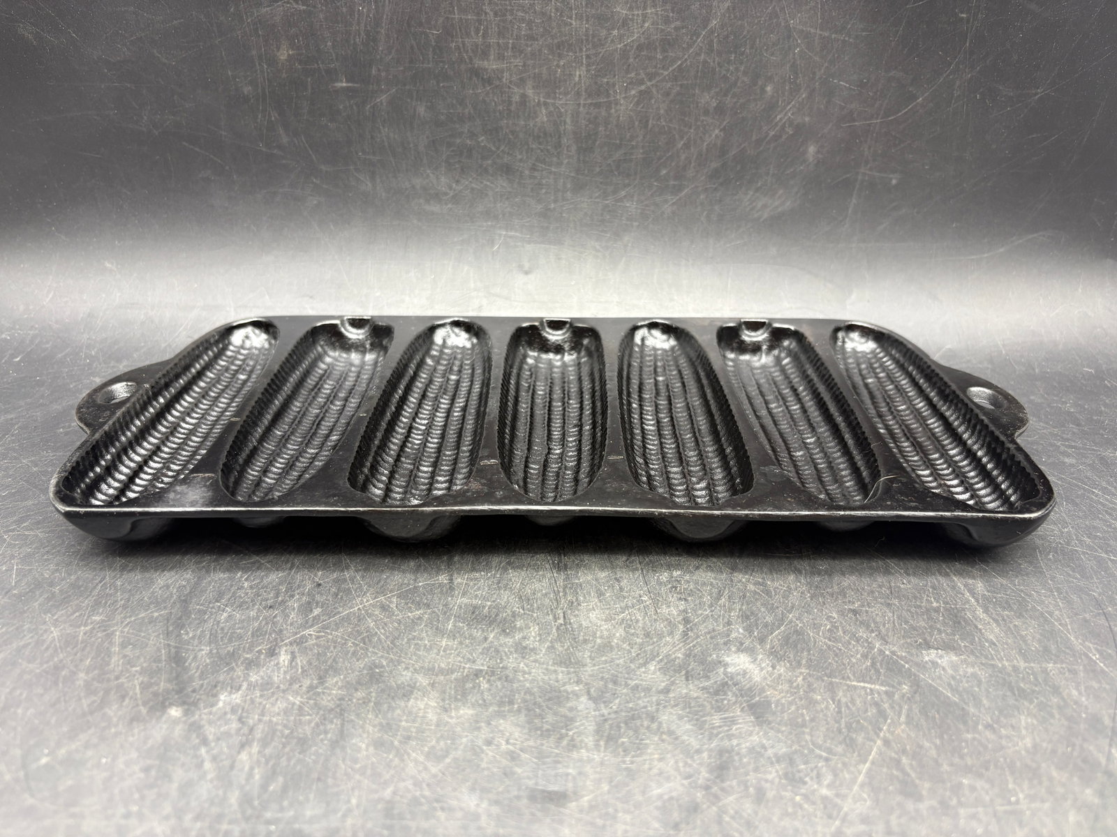 Vintage Wagner Ware Cast Iron Corn Stick Pan 7 Ear Cornbread Mold Made in USA Seasoned - 6