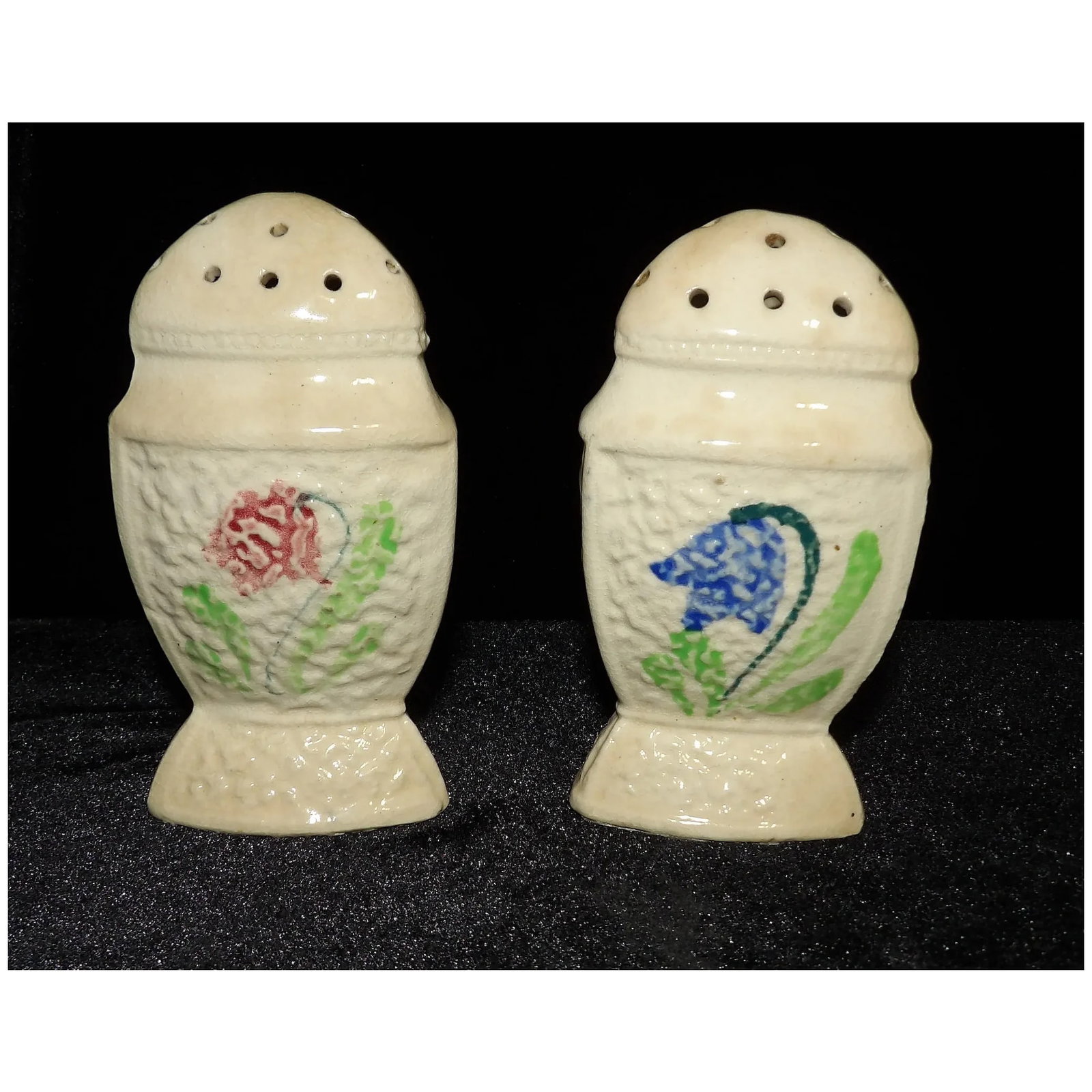 Vintage Made in Japan Triangular Shaped Range Top Salt and Pepper Shakers - 2