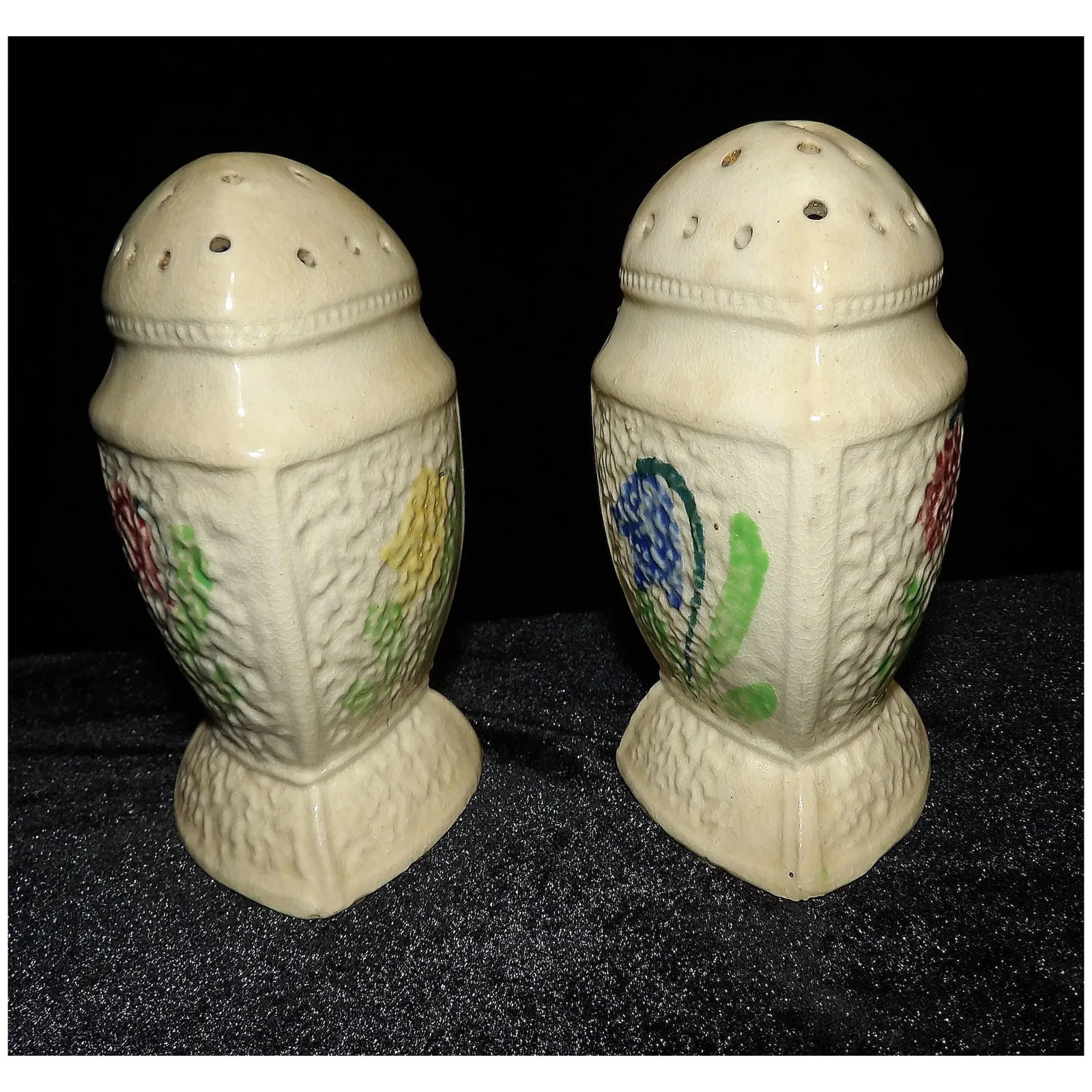 Vintage Made in Japan Triangular Shaped Range Top Salt and Pepper Shakers - 3