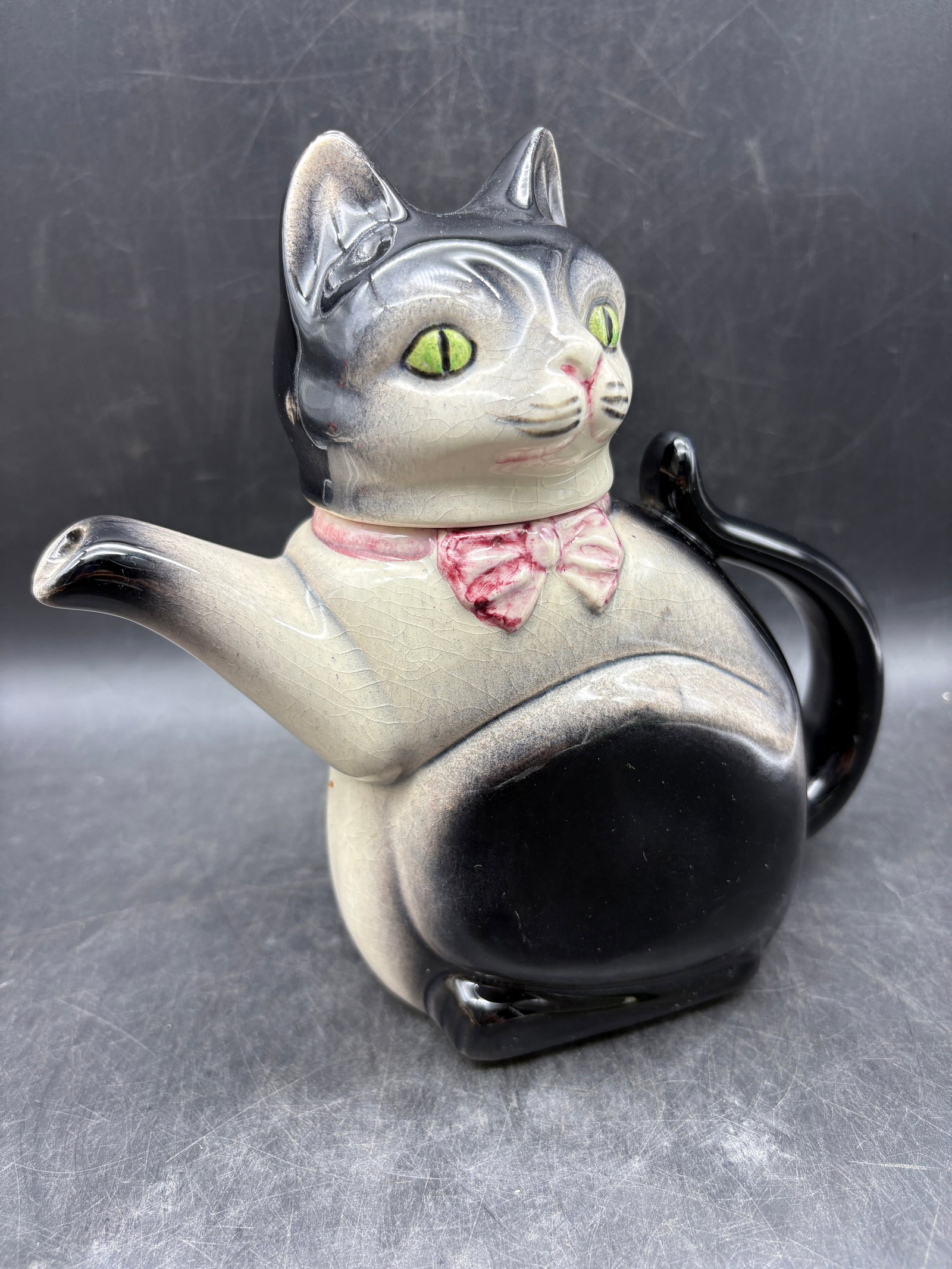 Vintage McCoy Cat Teapot 9520 Green Eyes Pink Bow Figural Pottery USA Tuxedo Cat - 2