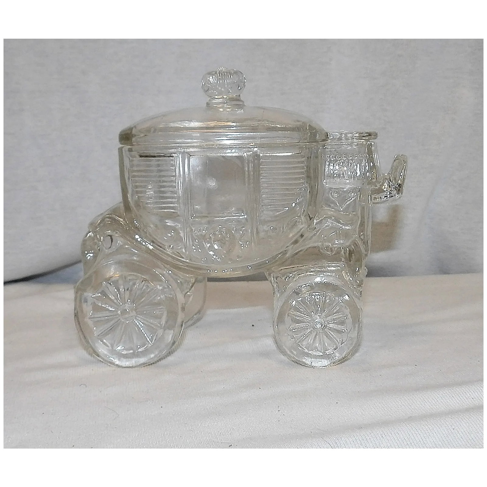 Vintage 1970's L. E. Smith Glass Stagecoach with Lid Candy Dish - 2