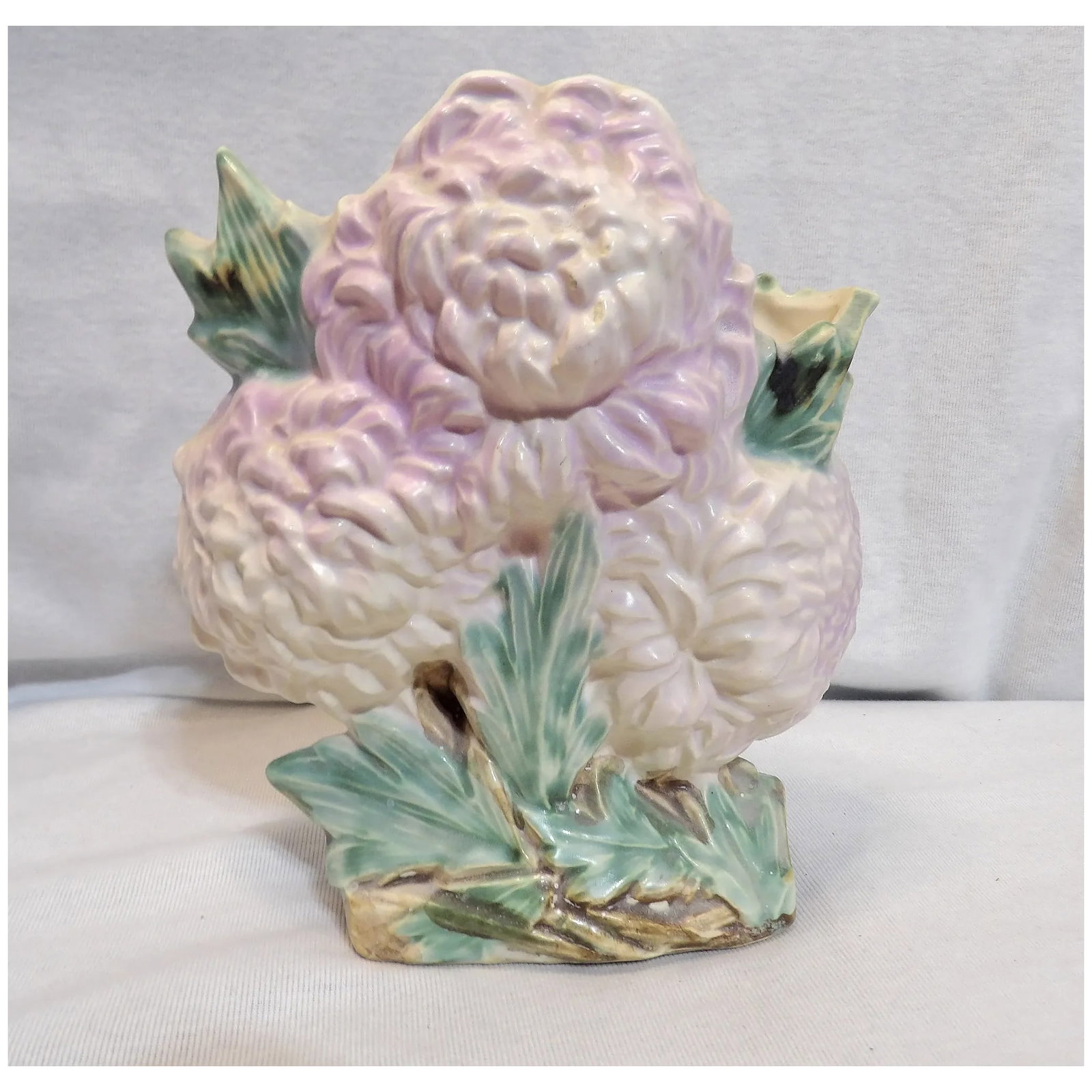 Vintage 1950 McCoy Pottery Chrysanthemum Pink Figural Flower Vase Planter - 2