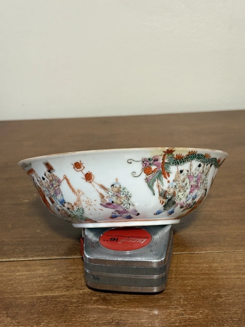 Chinese Porcelain Famille Rose Bowl - 2