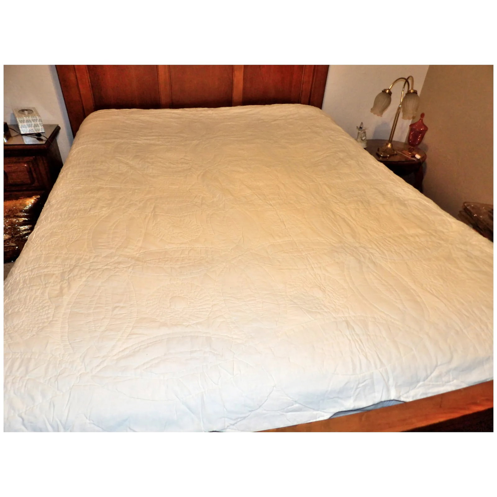 Vintage Hand Stitched Wedding Ring Quilt - 11