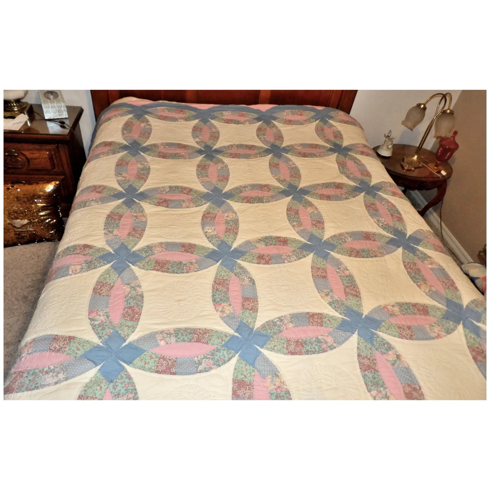 Vintage Hand Stitched Wedding Ring Quilt - 2