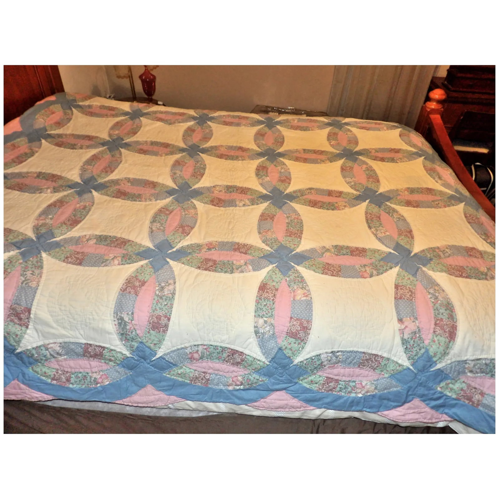 Vintage Hand Stitched Wedding Ring Quilt - 5