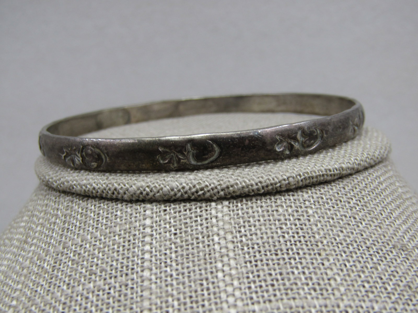 Vintage Mexico Pressed Bangle Bracelet, Unisex, 8.25", 5.5mm - 2