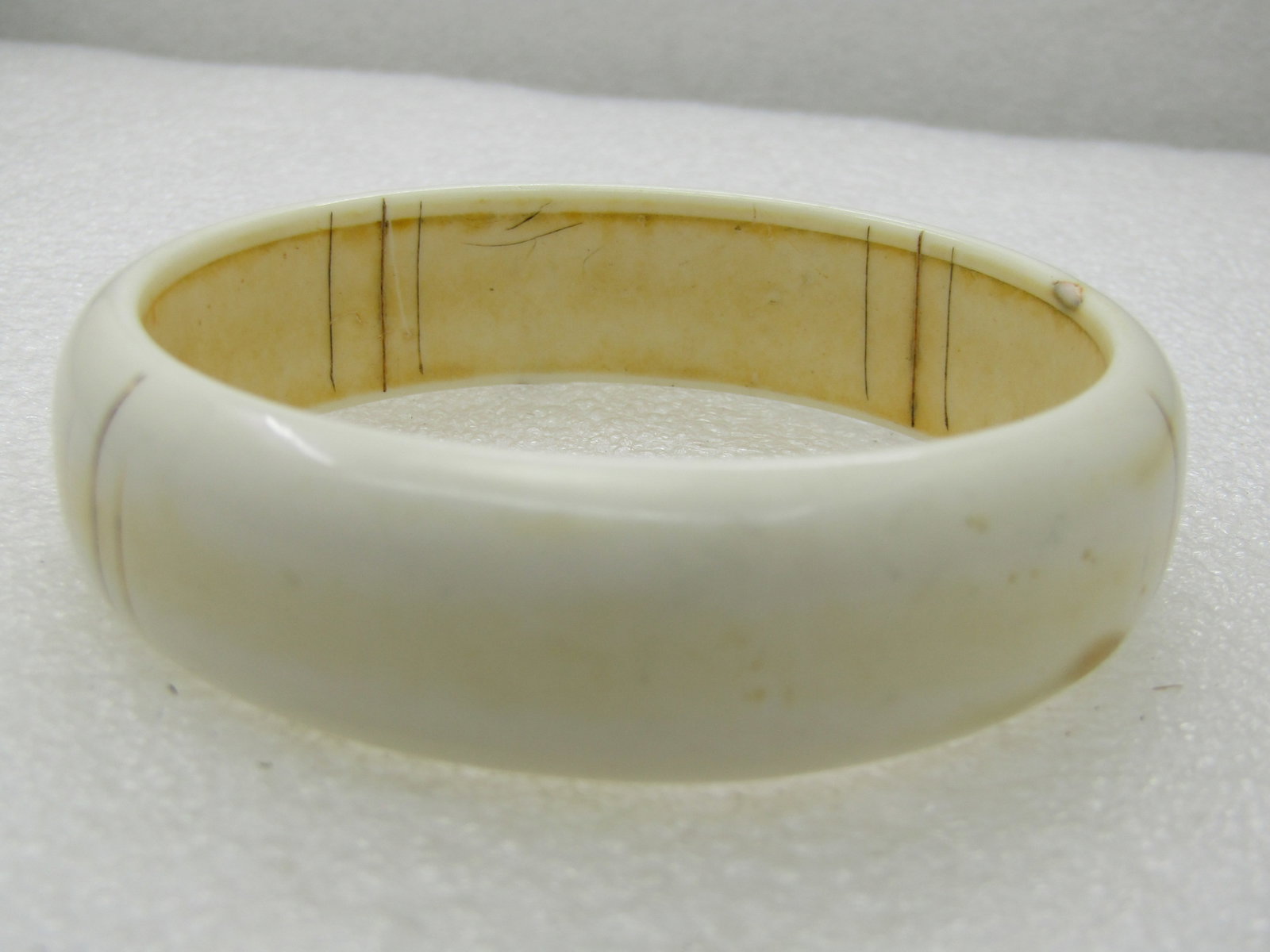 Vintage White Acrylic Band Bracelet, 8", 3/4" - 2