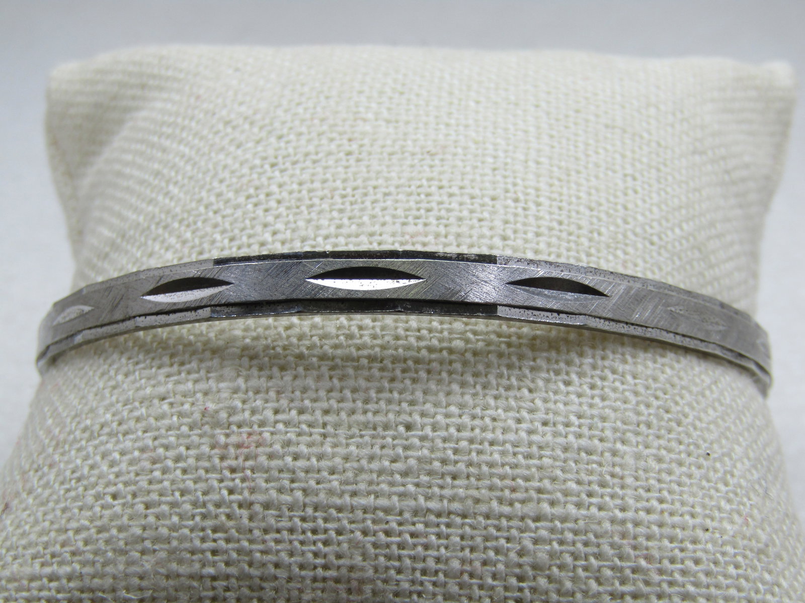 Vintage Sterling Diamond Cut Bangle Bracelet, 7.75", Signed Wells - 2