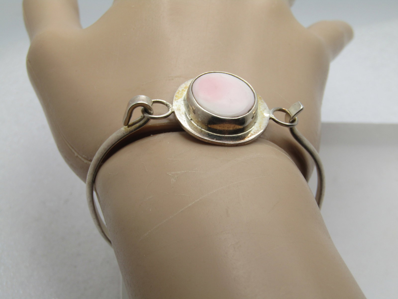 Sterling Pink Agate Bracelet, Top Lock, 6.5", 1970's-1980's, Southwestern Vibe. - 2