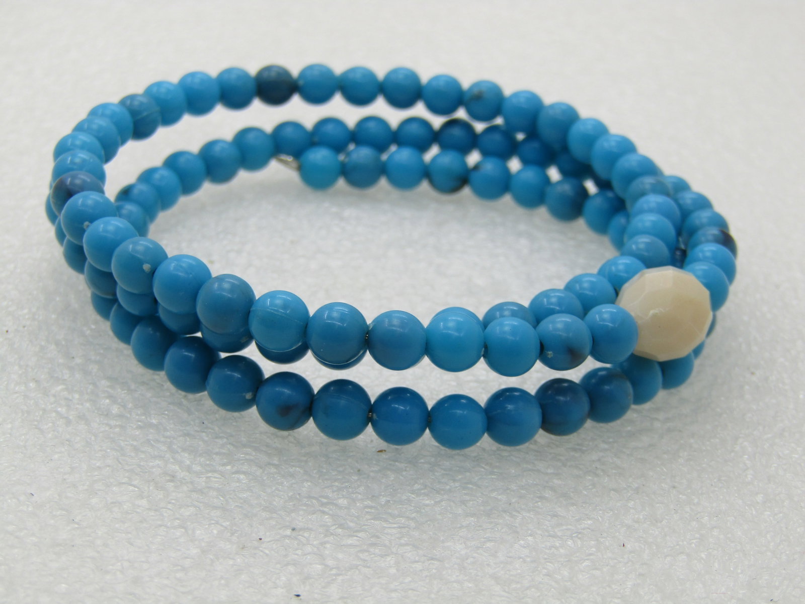 Vintage Turquoise Blue & White Beaded Coiled Bracelet, 7.75" - 3