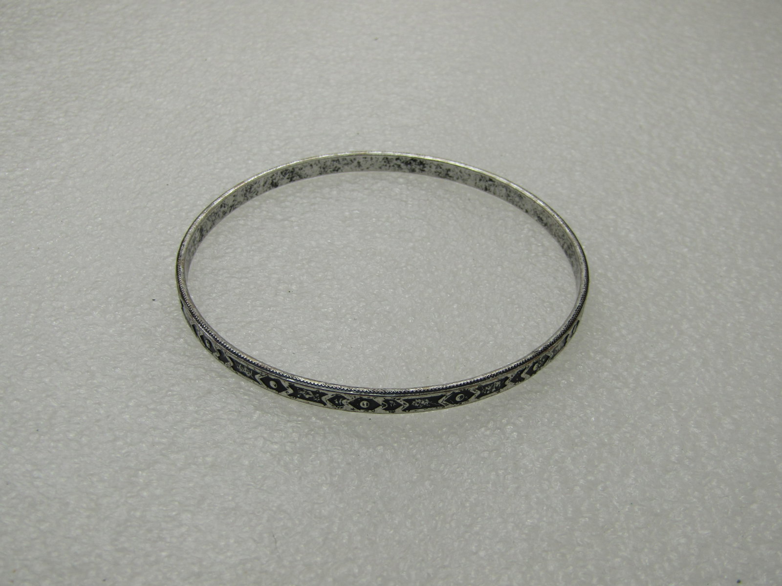 Vintage 4mm Silver Tone Bangle Bracelet, Black Enameled Design, 8" - 4