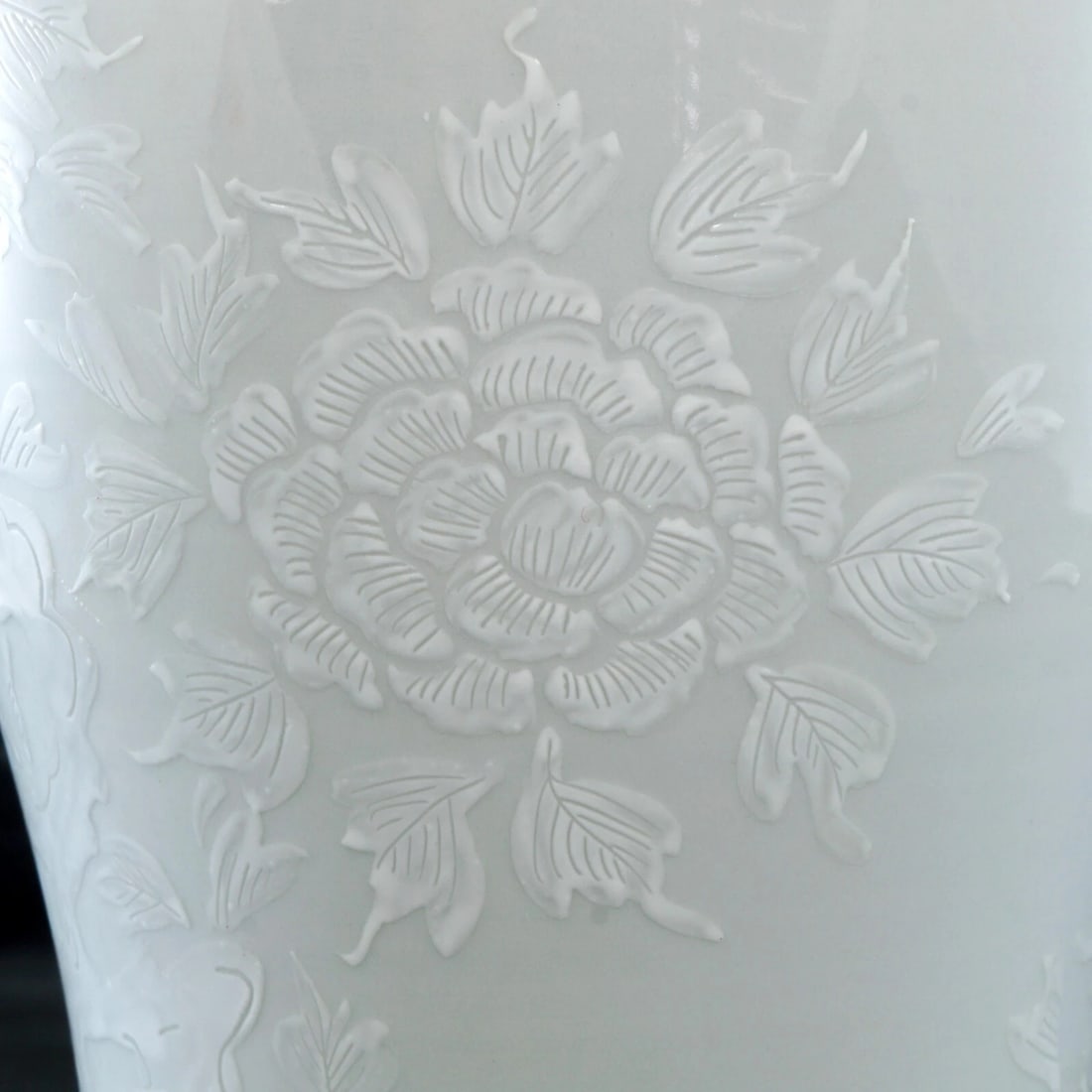 Japanese Bianco Sopra Bianco White Porcelain Vase Circa 1920 - 6