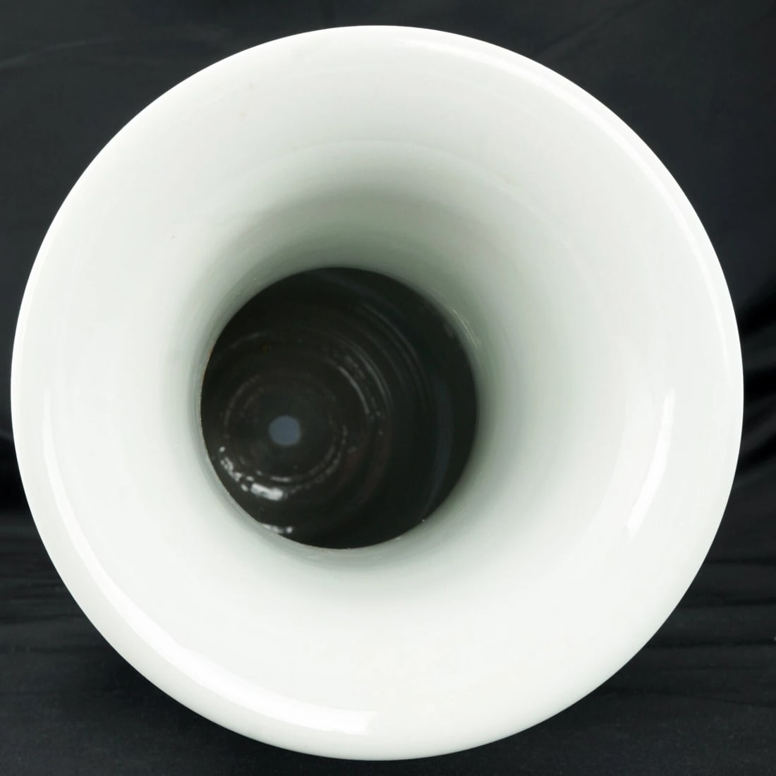 Japanese Bianco Sopra Bianco White Porcelain Vase Circa 1920 - 9