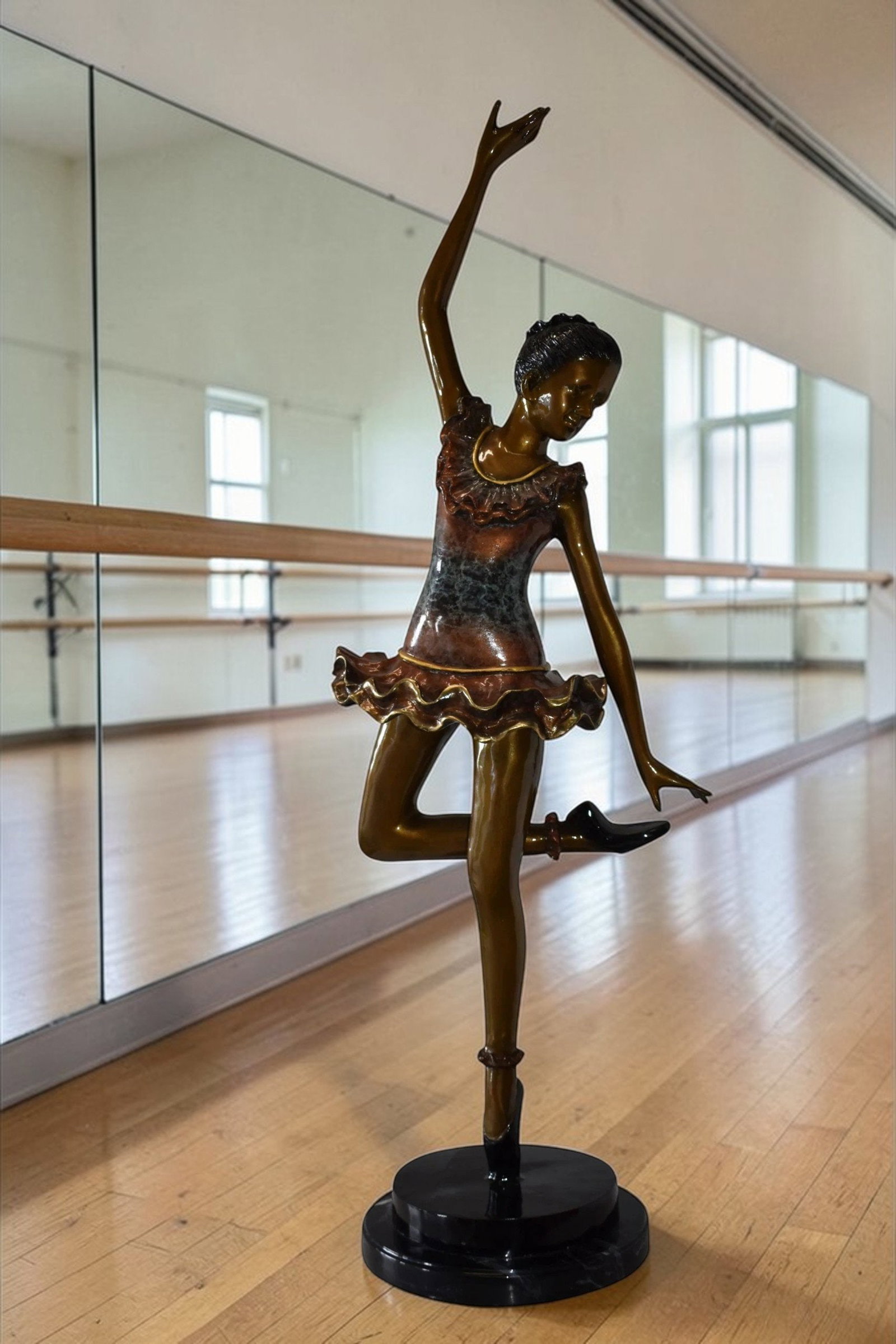 Ballet Dancer Ballerina on her Tippy Toes Bronze Statue - 2