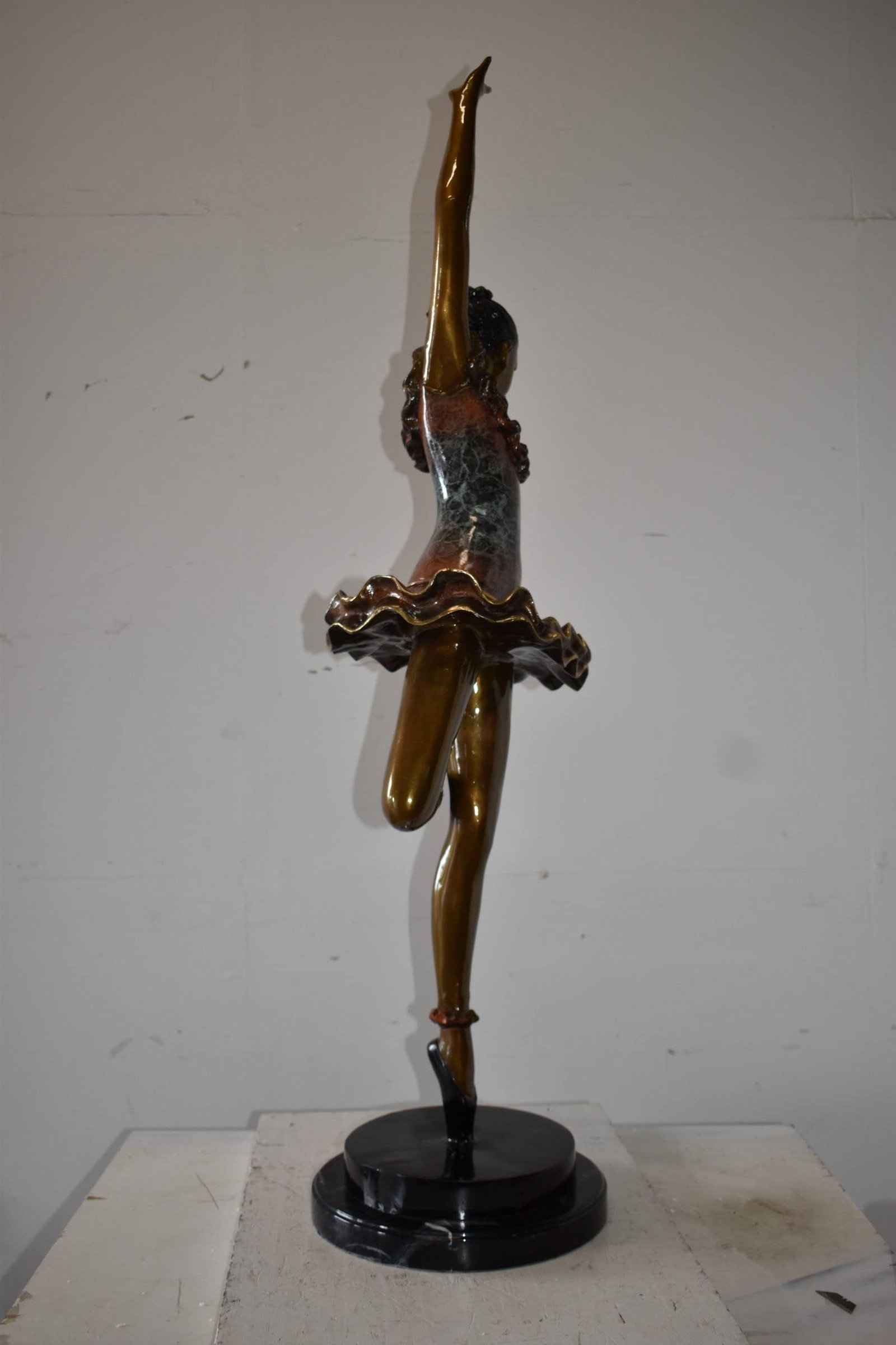 Ballet Dancer Ballerina on her Tippy Toes Bronze Statue - 7