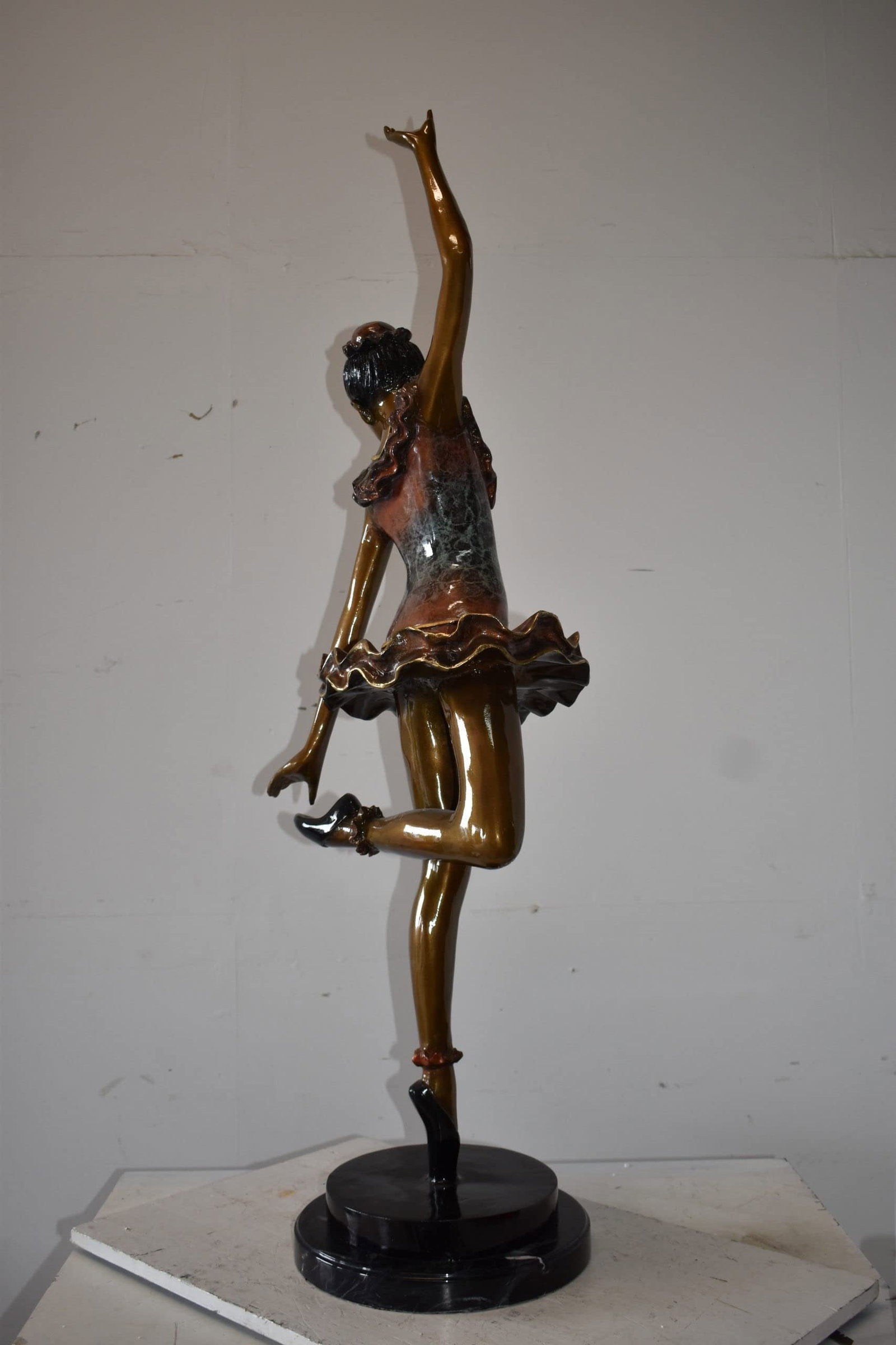 Ballet Dancer Ballerina on her Tippy Toes Bronze Statue - 8