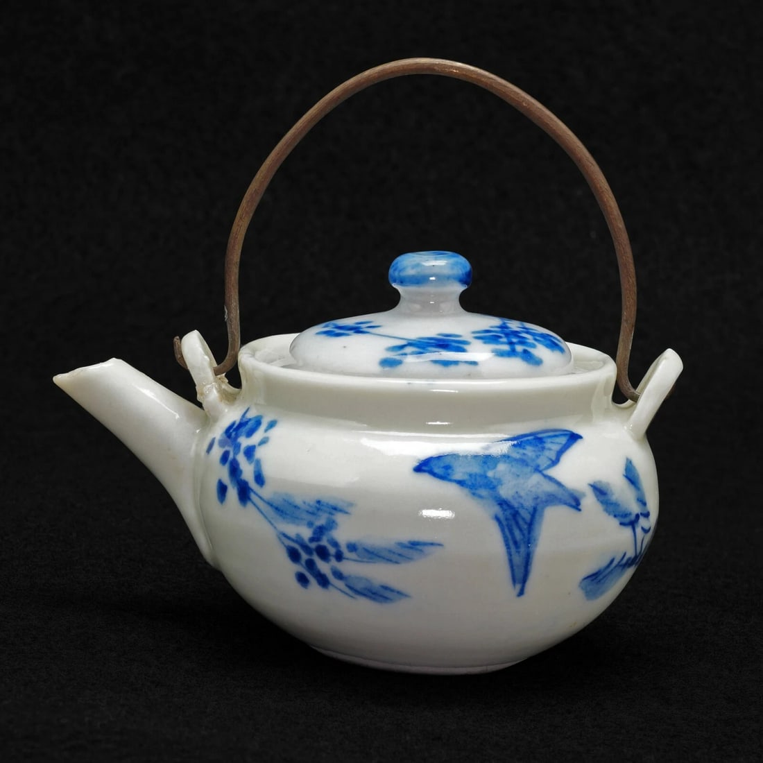 Miniature Japanese Porcelain Teapot with Bird Design Early 20th Century - 3