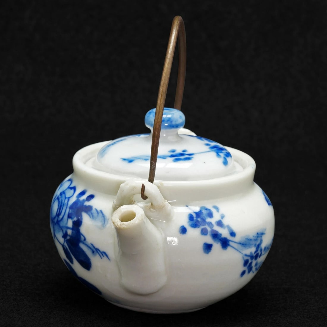Miniature Japanese Porcelain Teapot with Bird Design Early 20th Century - 4