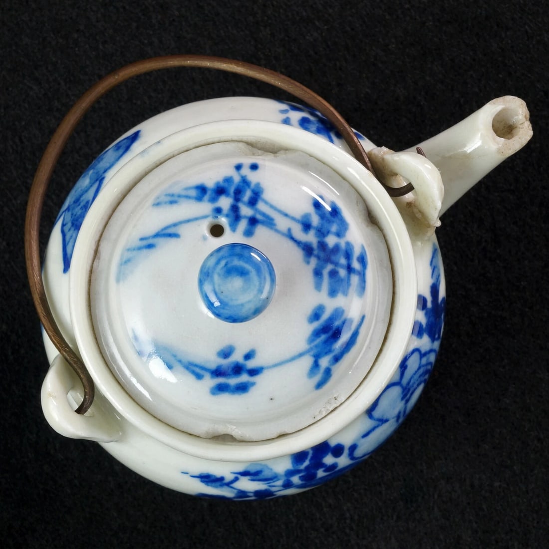 Miniature Japanese Porcelain Teapot with Bird Design Early 20th Century - 7
