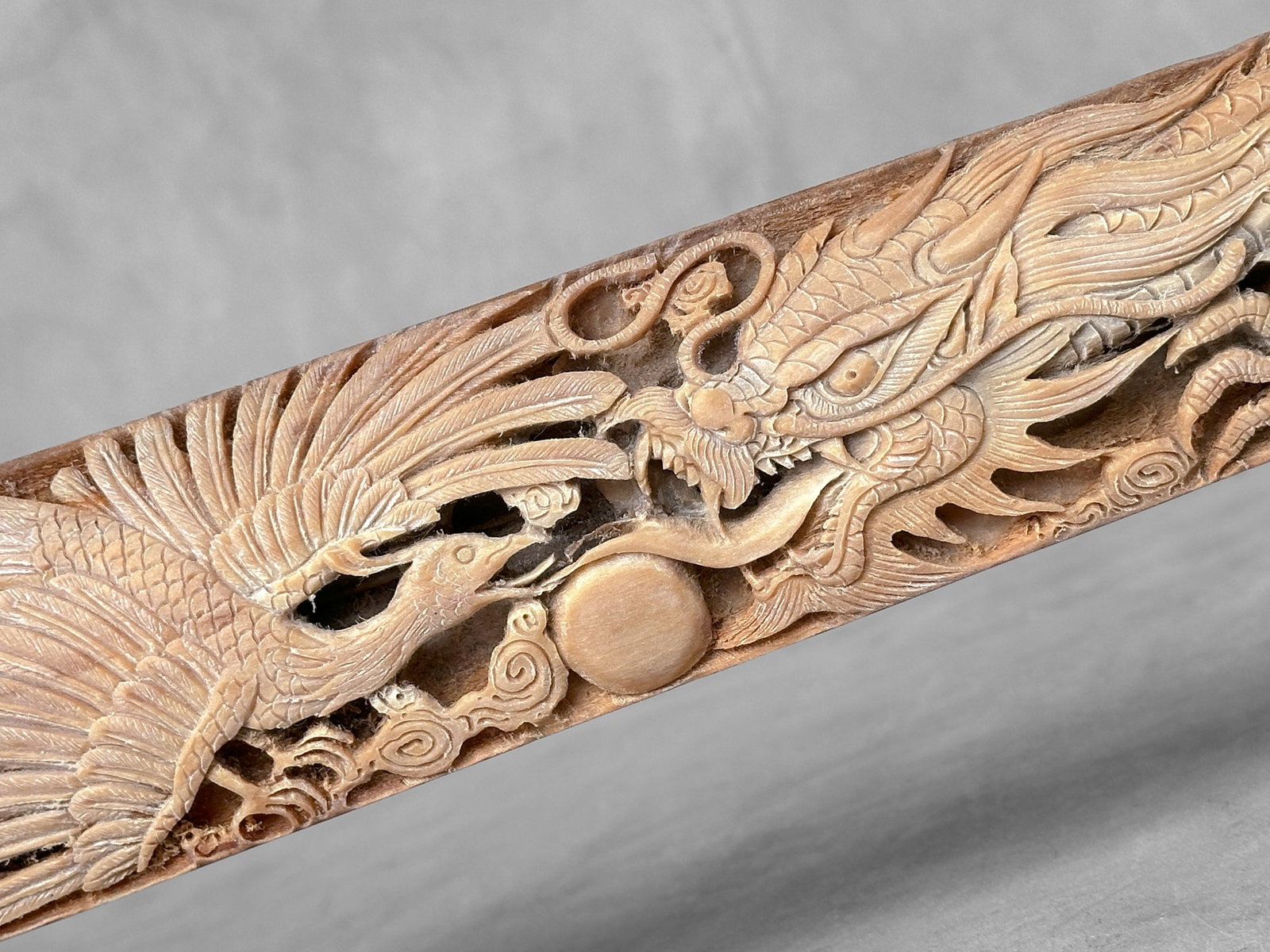 Impressive engraved swordfish rostrum - Dragon Phoenix motif - 3