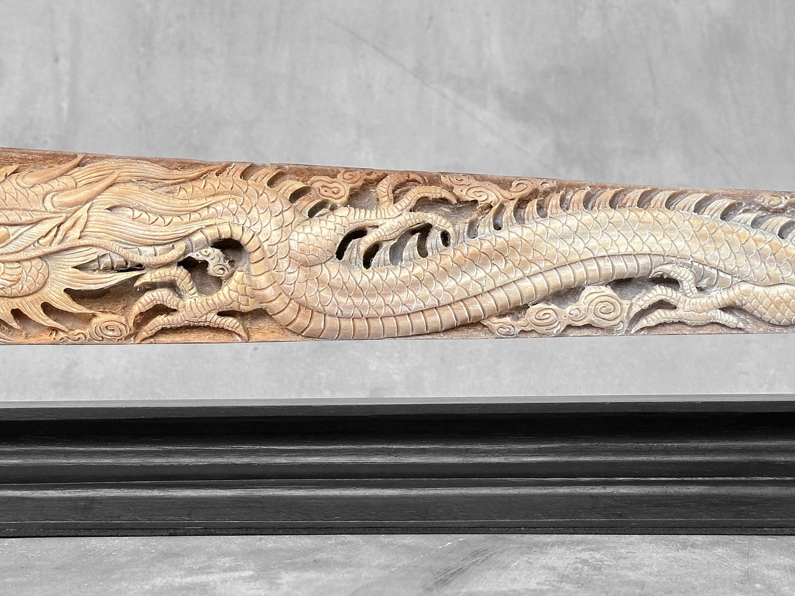 Impressive engraved swordfish rostrum - Dragon Phoenix motif - 7