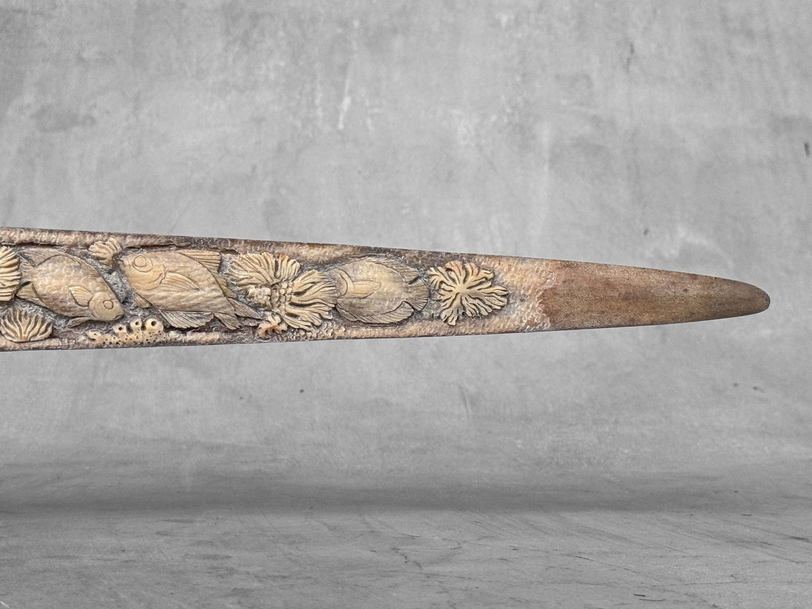 Beautiful engraved Swordfish rostrum - Marine motif - 9