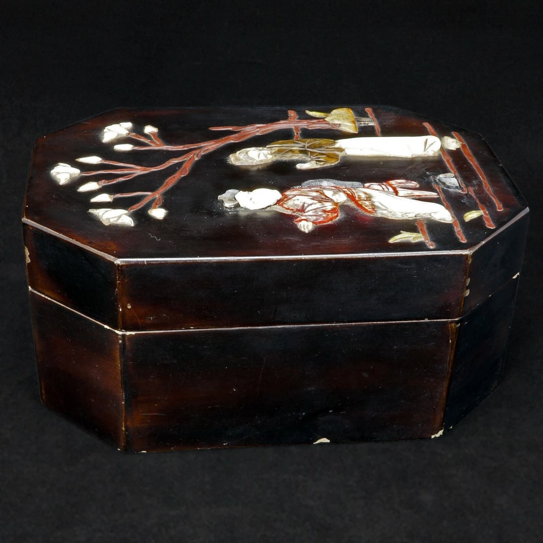 Chinese Lacquer Box with Inlays late 19th C - 6