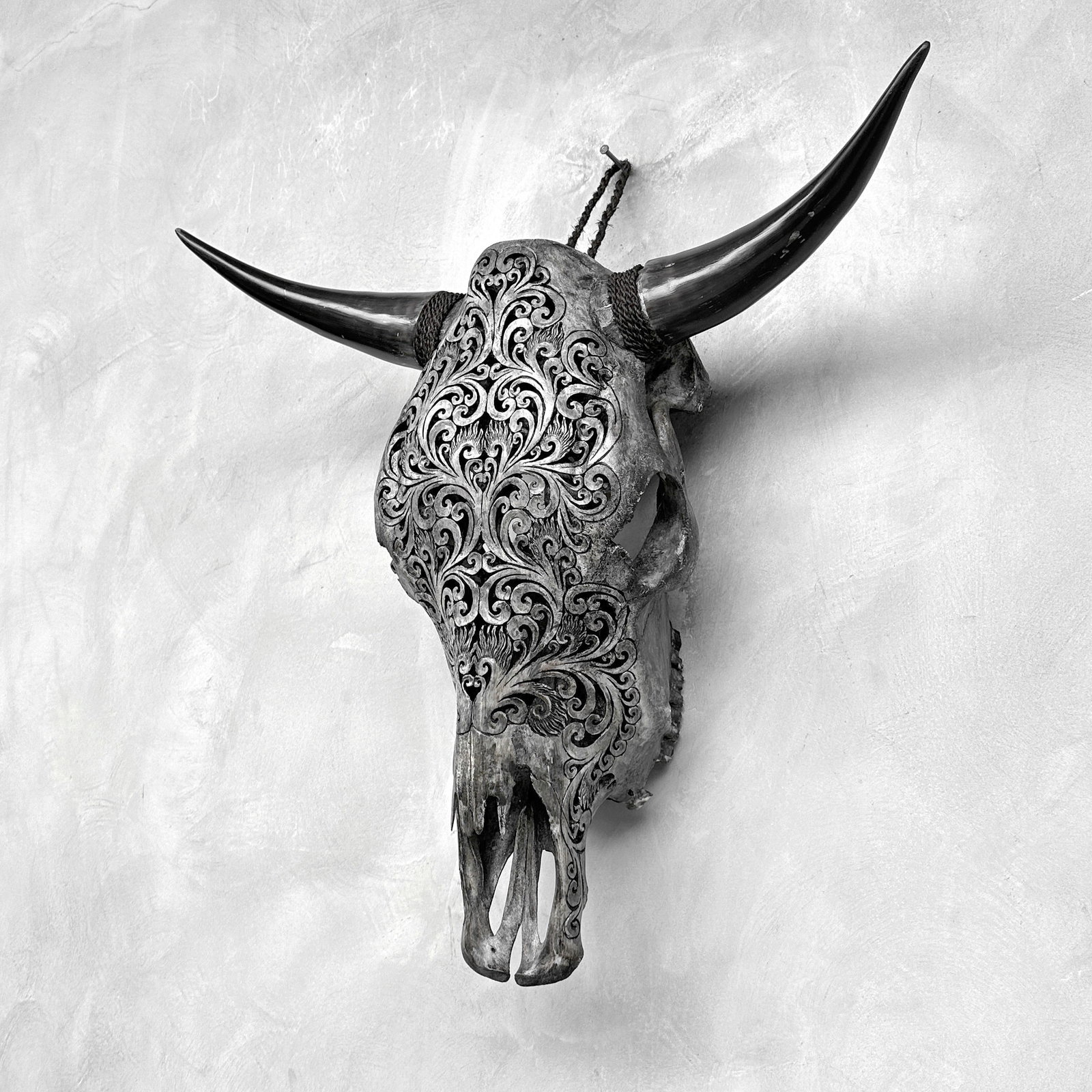 Grey bull's skull - Traditional Balinese motif - 5
