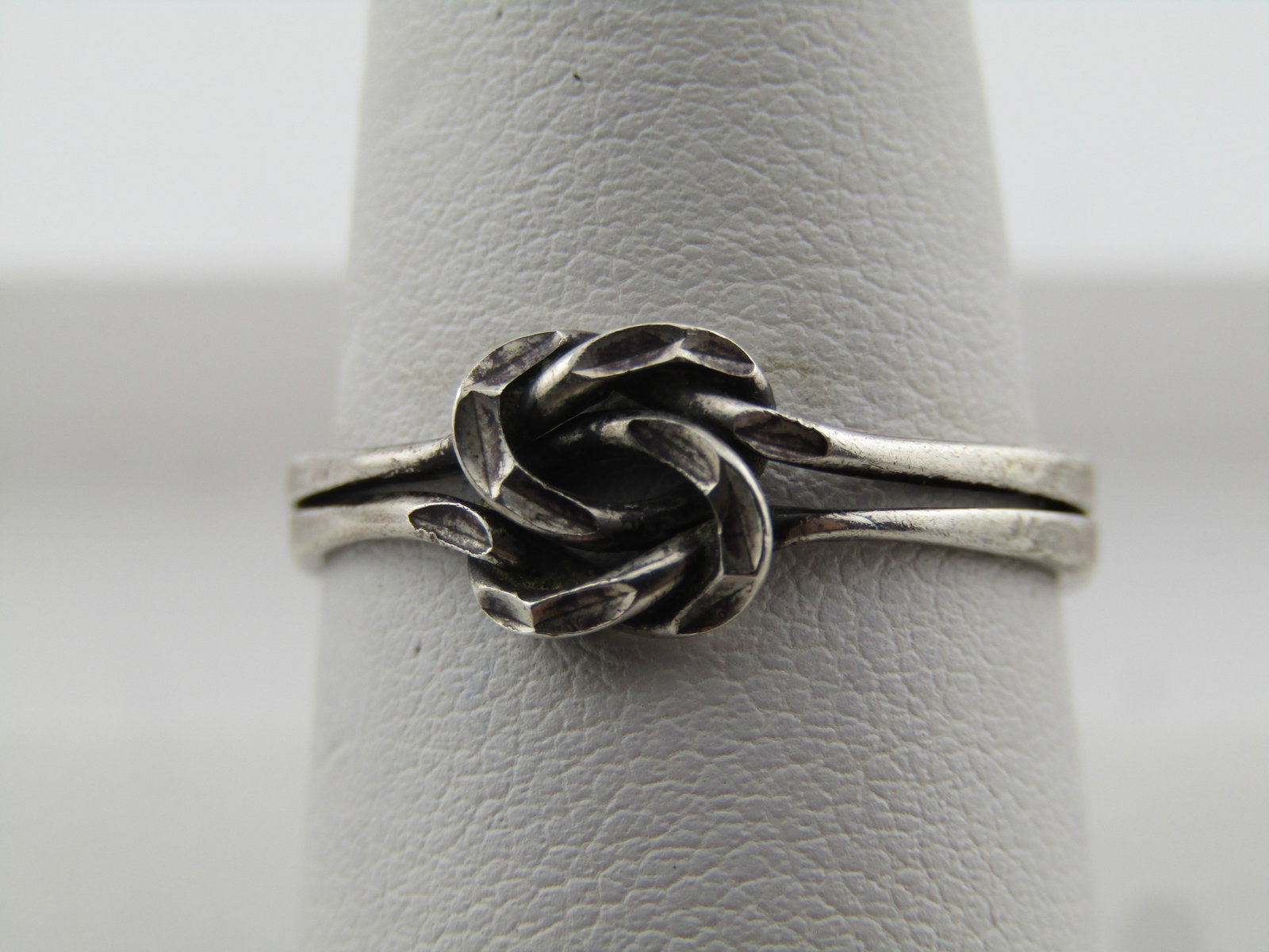 Vintage Double Knot Ring, Two Interlocked Bands, Sz. 9, Unisex, Signed, 1960'S-1970'S: Title: Vintage Double Knot Ring, Two Interlocked Bands, Sz. 9, Unisex, Signed, 1960'S-1970'S Description: Vintage Double Knot Ring, Two Interlocked Bands, Sz. 9, Unisex. 1960'S-1970'S Signed WandM