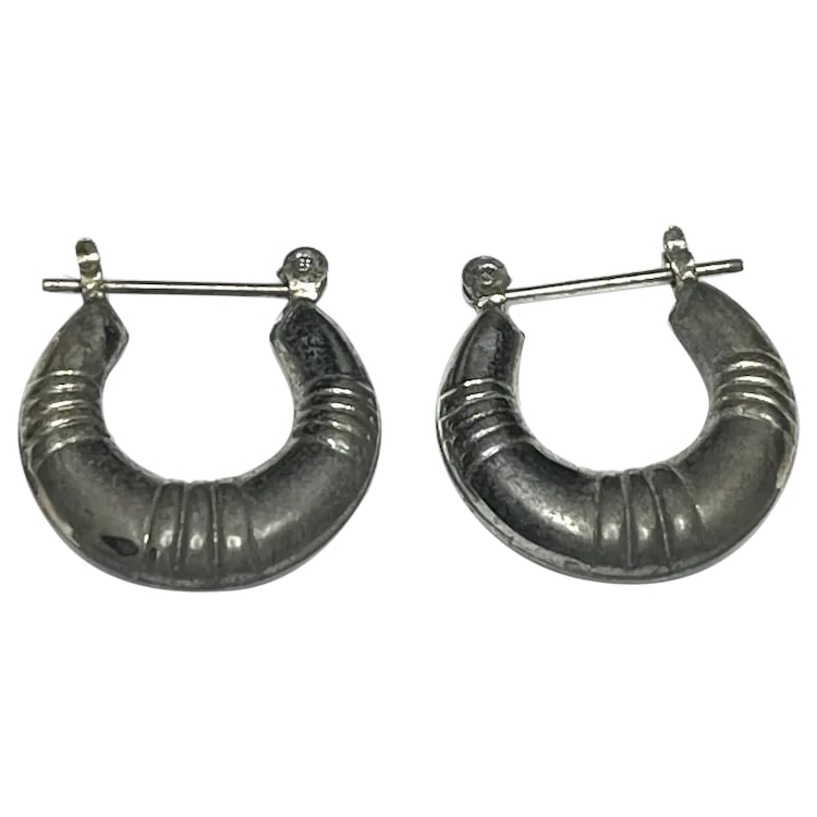 Vintage Sterling Silver Puffy Hoop Earring (1 of 5)