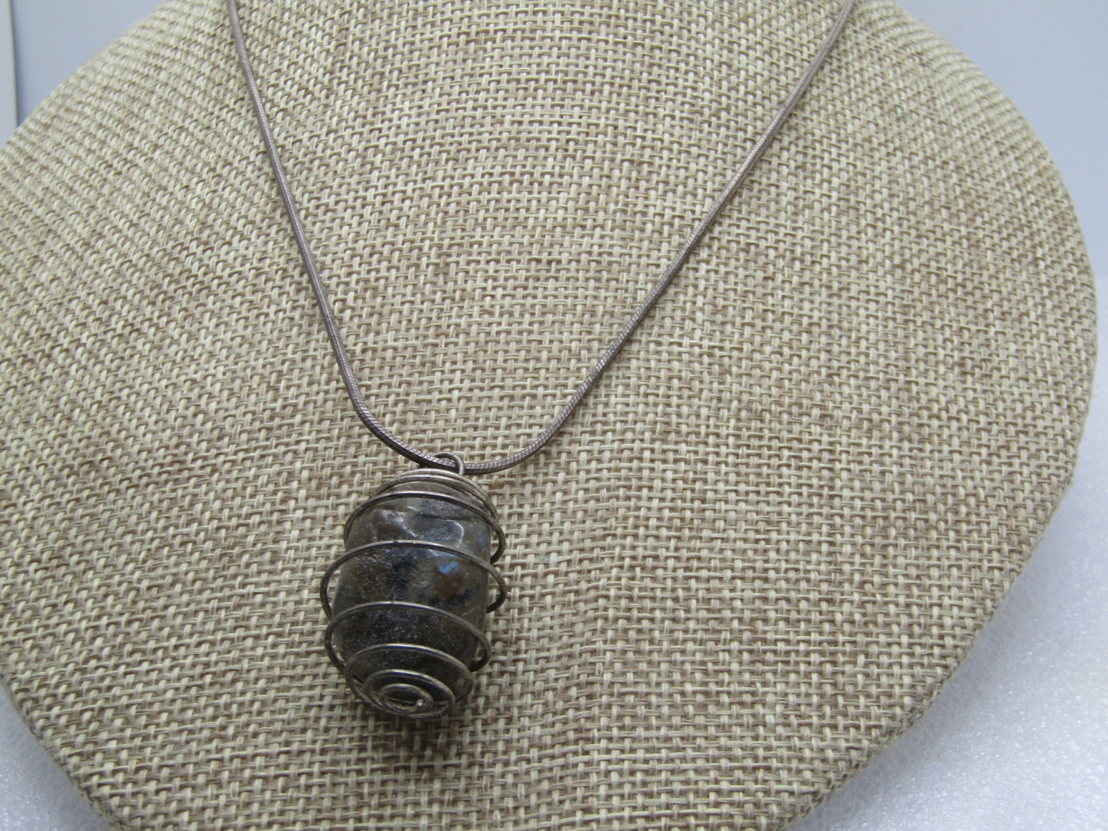 Vintage Sterling Spectrolite/Labradorite Caged Pendant Necklace, 16", 1980's-1990's, Southwestern - 3