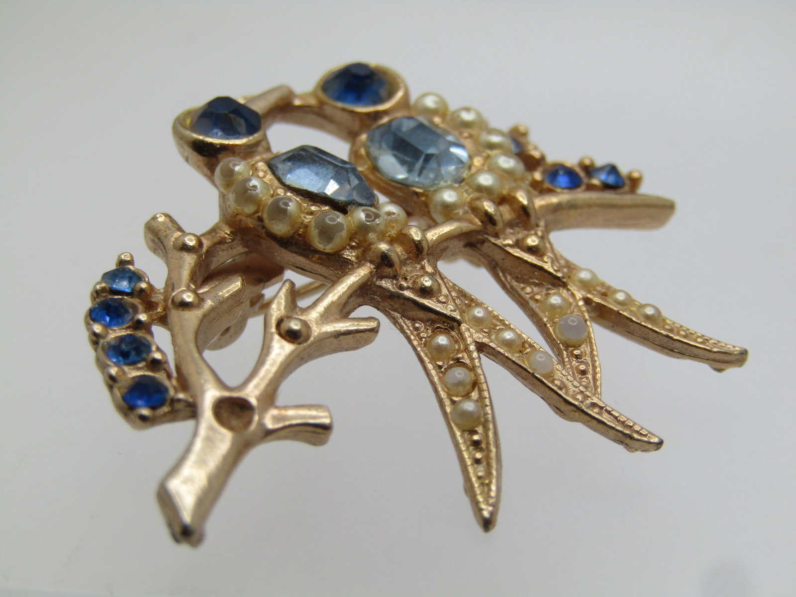 Vintage Lovebirds Brooch on Branch, 1960's-1970's, Rhinestones/Faux Pearl - 5