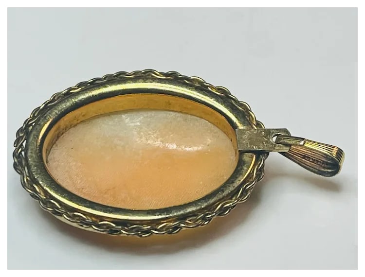 Vintage Left- Facing Winard 12k GF Shell Cameo Pendant - 7